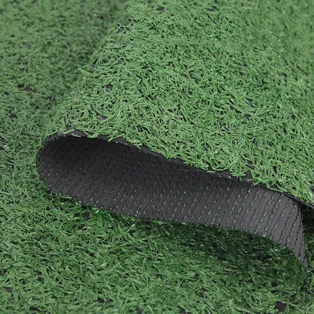 2025 Tapis d'herbe réaliste Tapis d'herbe intérieur extérieur Tapis d'herbe artificielle Faux gazon