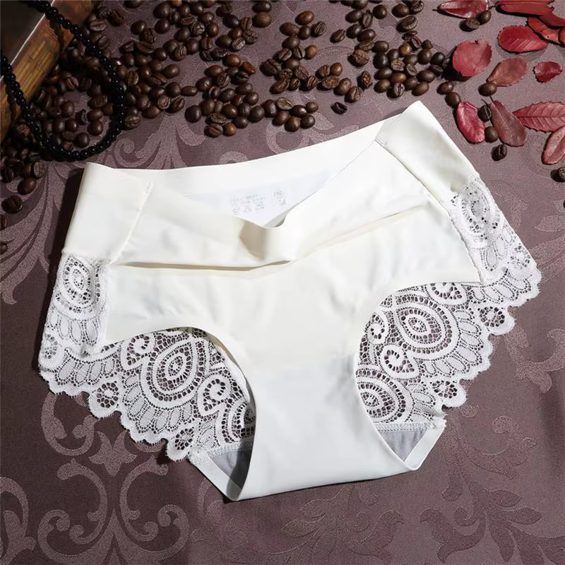 Culotte en dentelle sans couture pour femme