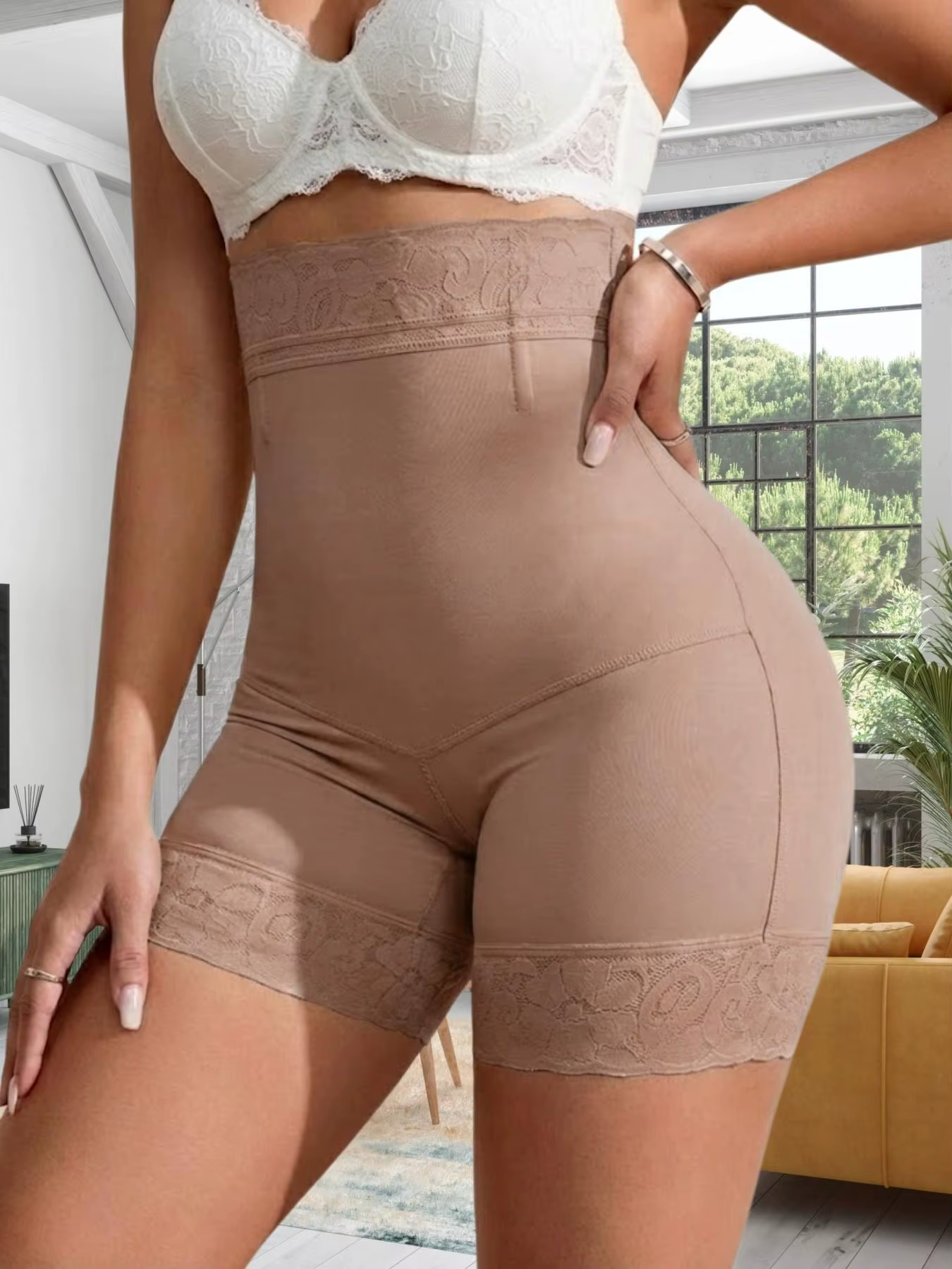 Shorty gainant taille haute pour femme