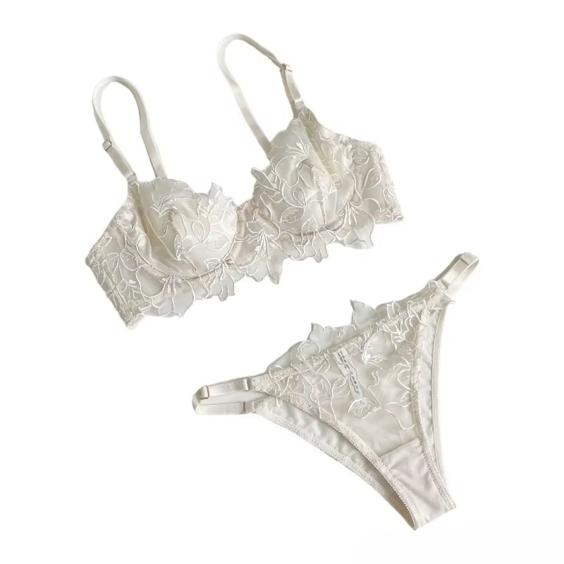 Ensemble de soutien-gorge rembourré pour petite poitrine