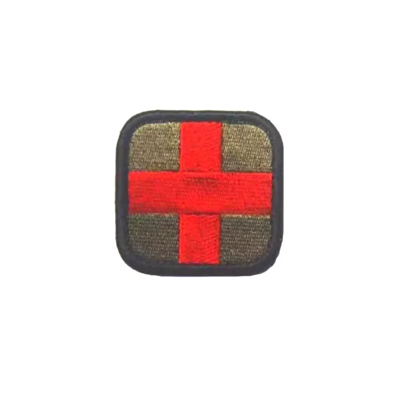 Petit badge médical de premiers soins en plein air, patchs à crochet et boucle, sensation de croix avec base colorée, broderie croix rouge carrée, emblème Dulemblem
