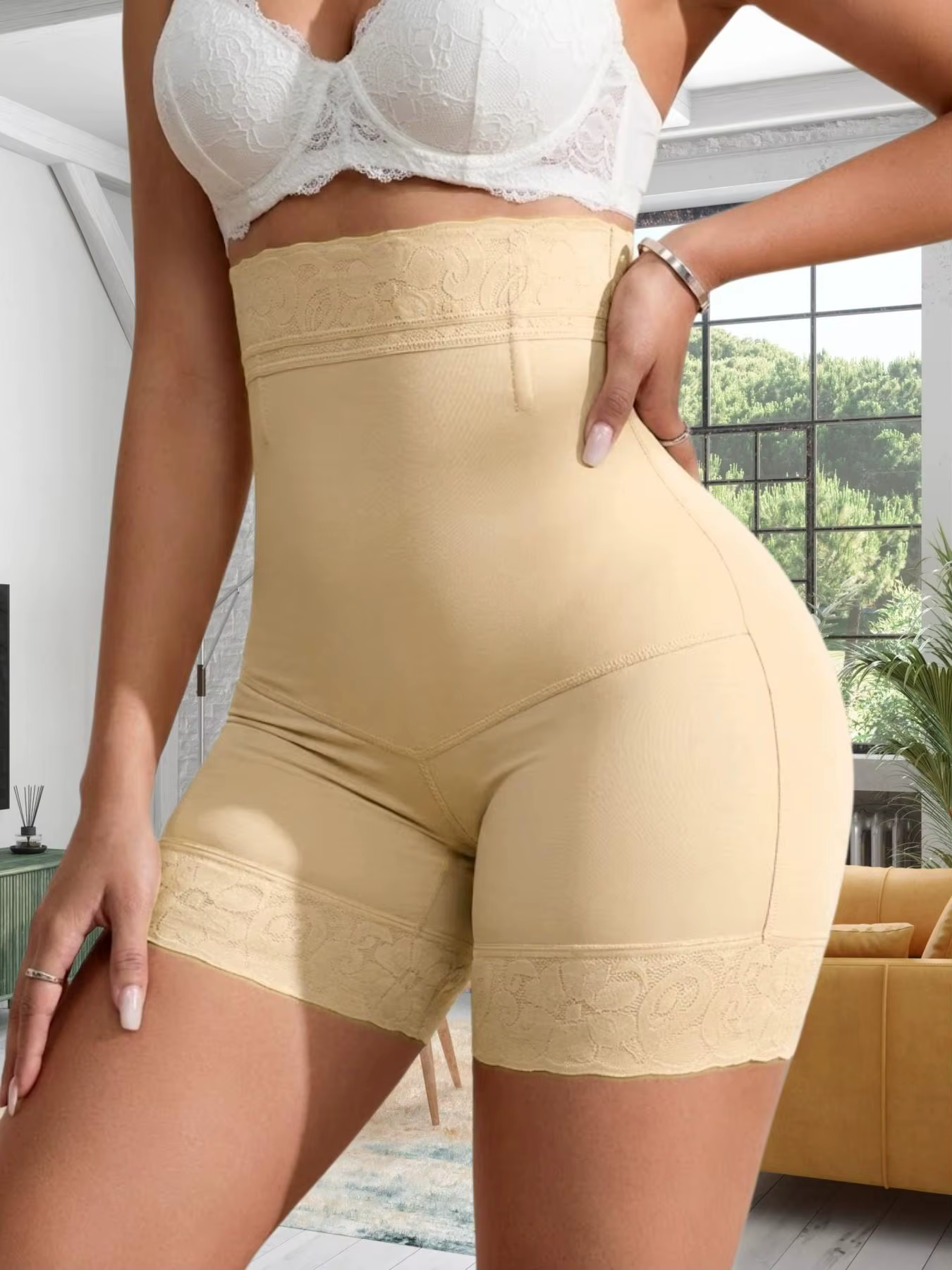Shorty gainant taille haute pour femme
