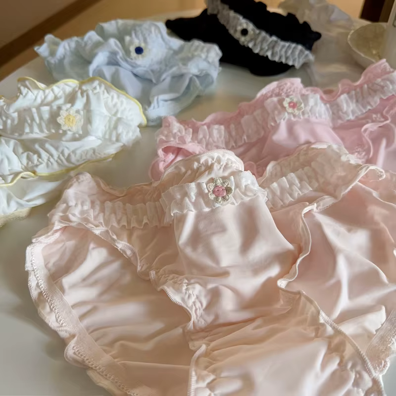 Taille moyenne fleur dentelle à volants culotte mignonne pour les femmes coton entrejambe respirant sous-vêtements sans