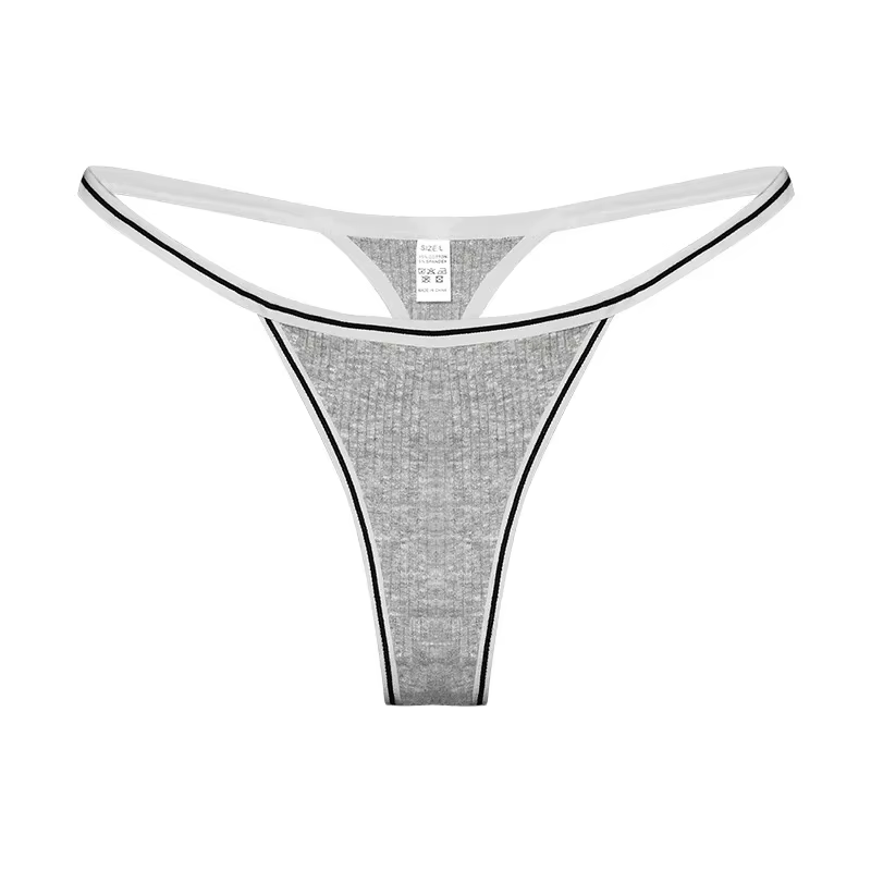 String pour femme, une pièce