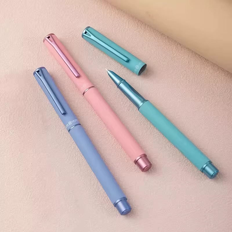Stylo plume ergonomique New Hero P301, posture d'écriture correcte pour les élèves du primaire, pratique de la calligraphie, remplaçable