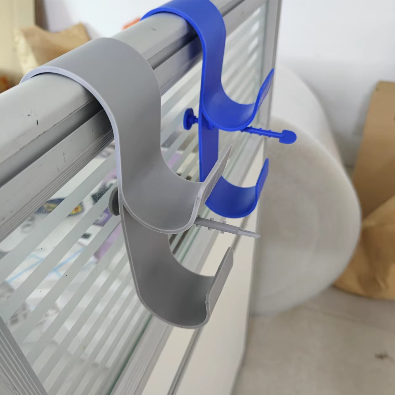 Support de poteau de piscine réglable pour poteaux télescopiques, écumoirs et râteaux à feuilles