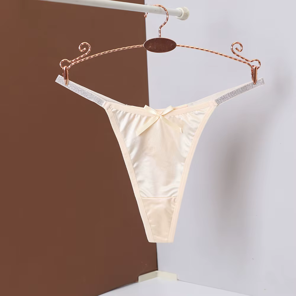 Slip string pour femmes