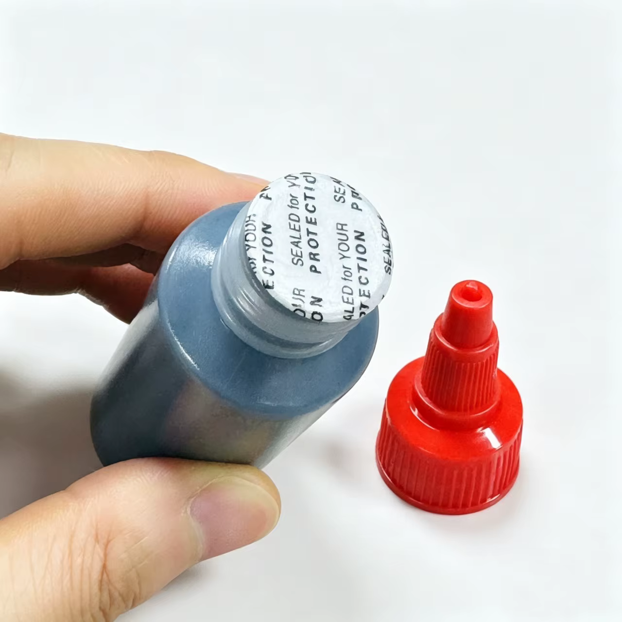 Colle noire pour tissage capillaire, imperméable et antifongique, super adhérente pour une tenue parfaite des extensions capillaires et des perruques en dentelle