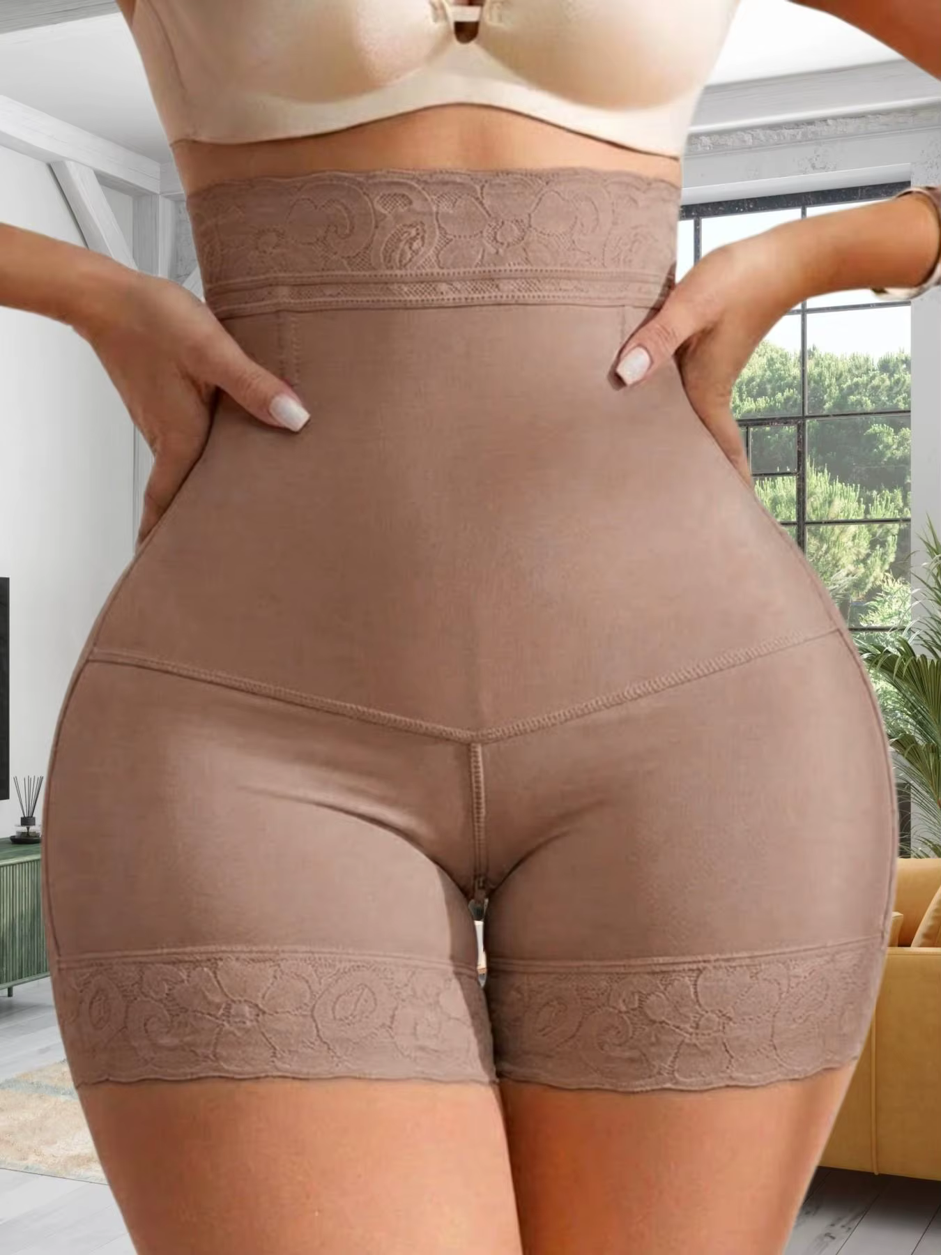 Shorty gainant taille haute pour femme
