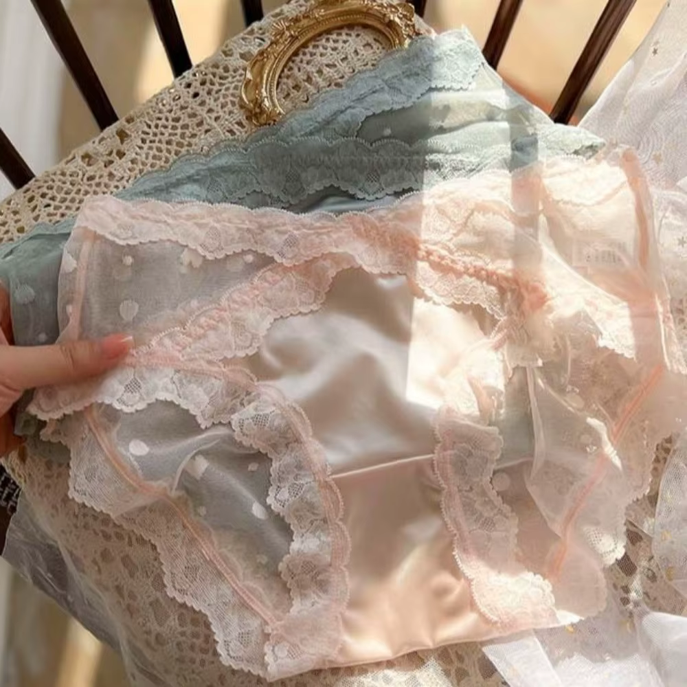 Culottes en satin de soie à fleurs en dentelle