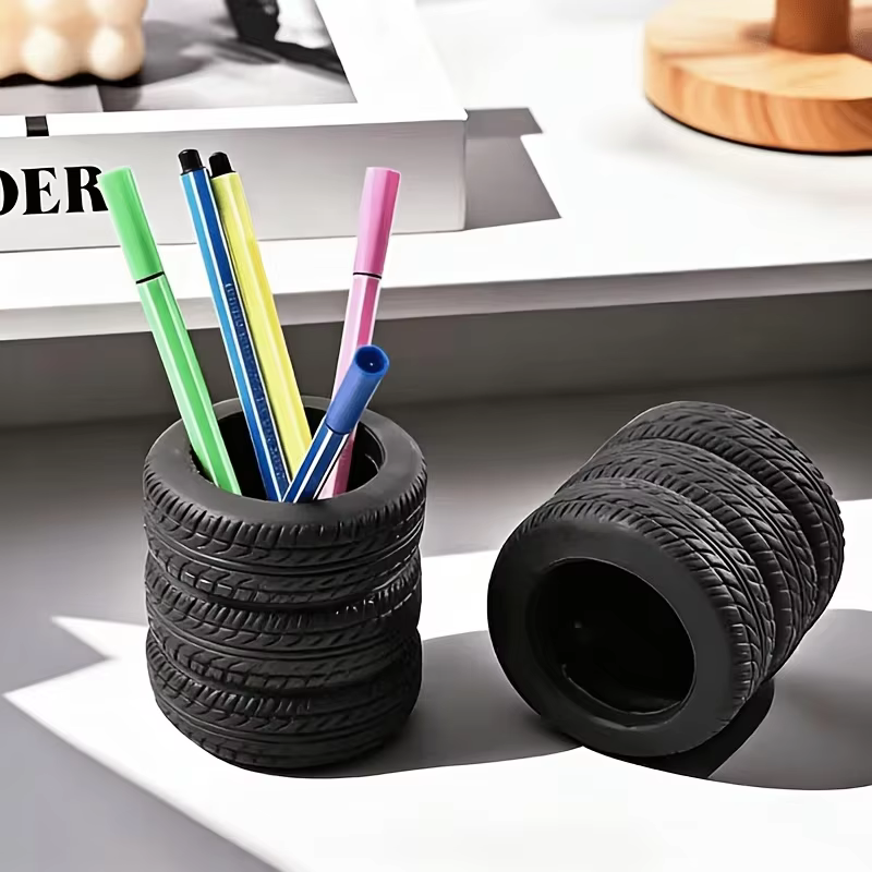 Porte-stylo en forme de carreau, un excellent accessoire de bureau pour les passionnés d'automobiles, un seau de rangement de bureau amusant et personnalisé