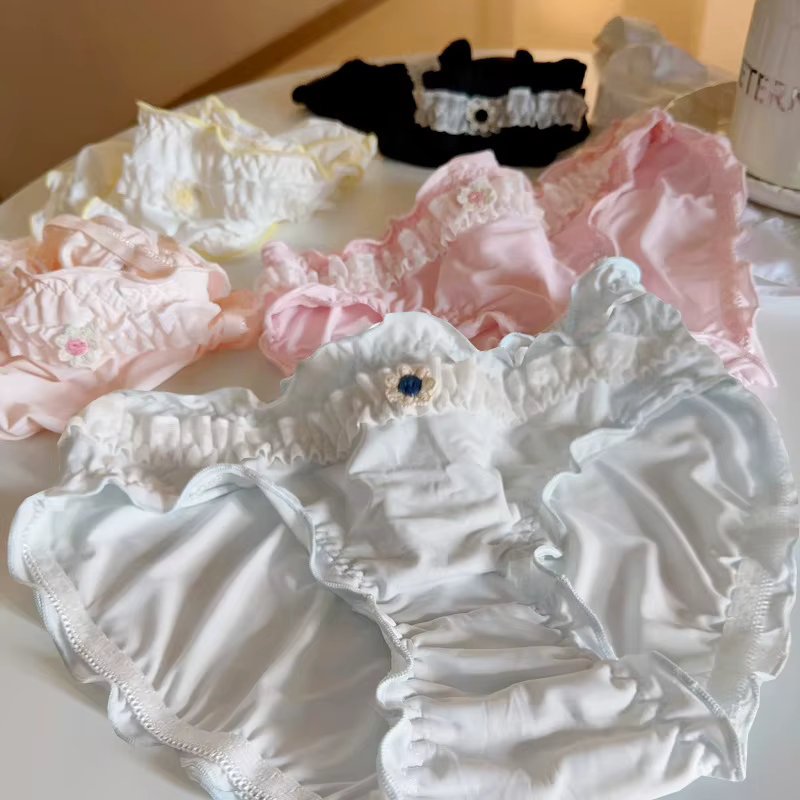 Taille moyenne fleur dentelle à volants culotte mignonne pour les femmes coton entrejambe respirant sous-vêtements sans