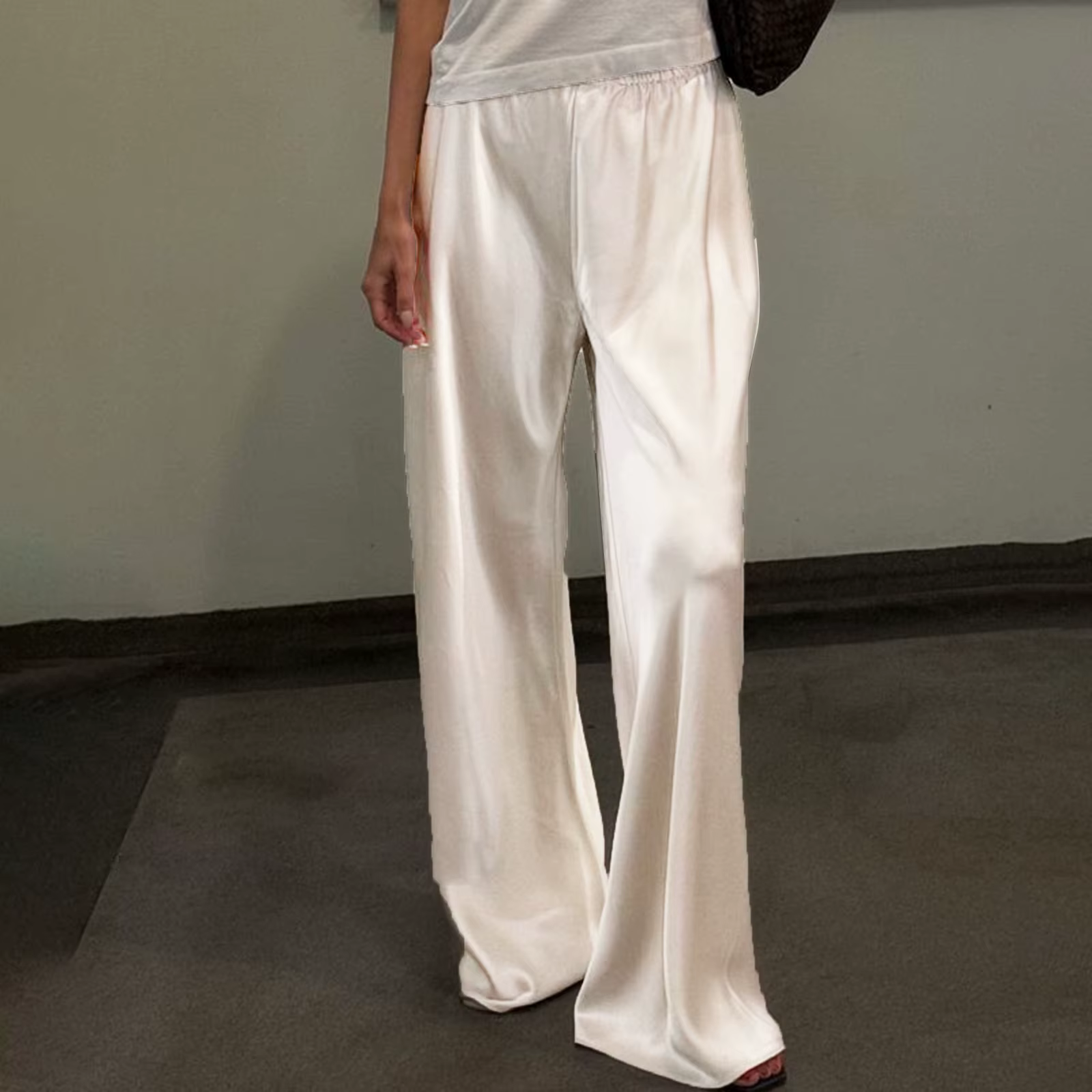 Pantalon de robe élégant pour femme en satin couleur unie