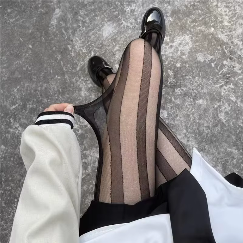 Collants rayés Vintage pour femmes, collants noirs à larges rayures verticales, rétro classiques, bonneterie en Nylon, bas hauts de cuisse