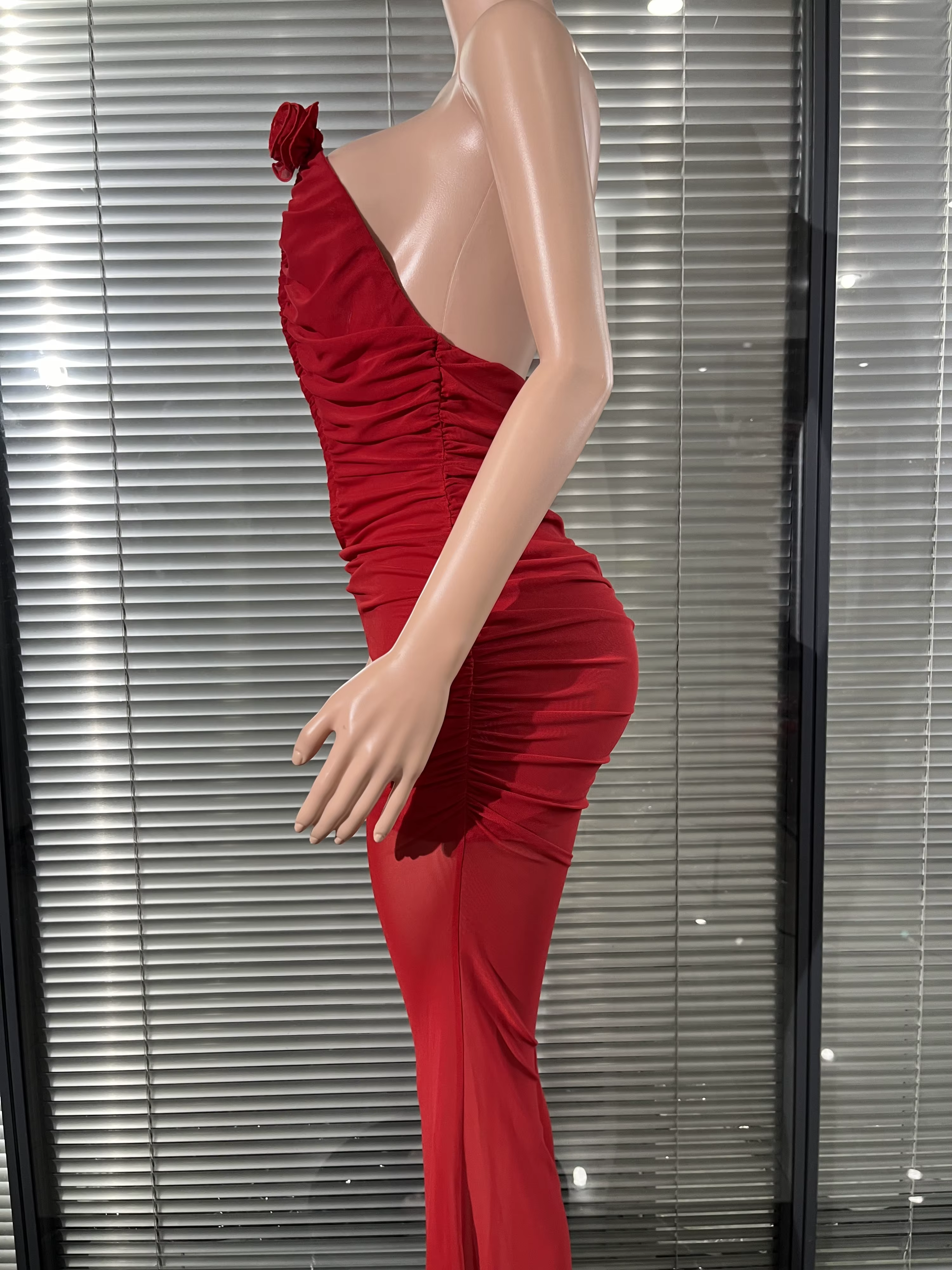 Couleur rouge femmes Sexy licou hors de l'épaule froncé maille moulante combinaison célébrer mode discothèque fête fêtes d'anniversaire