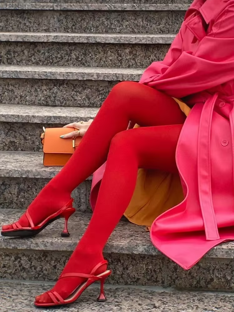 Collants anti-crochet en velours rouge chinois pour femmes