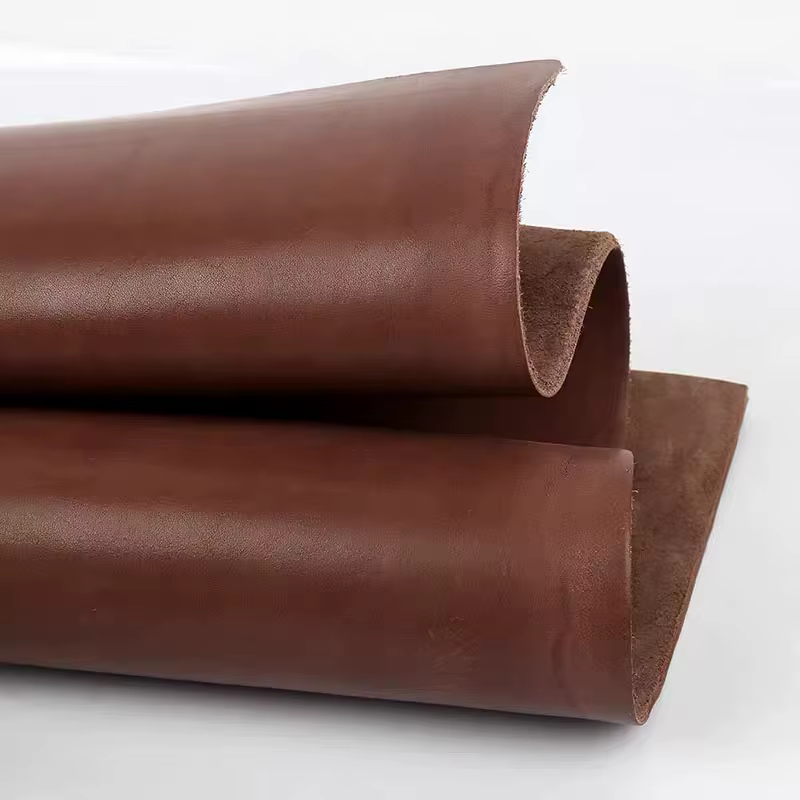 Matériau du cuir Hardcore, couche de tête de vache jaune haute densité marron foncé de 4mm d'épaisseur, gaine de couteau en cuir tanné végétal, taille
