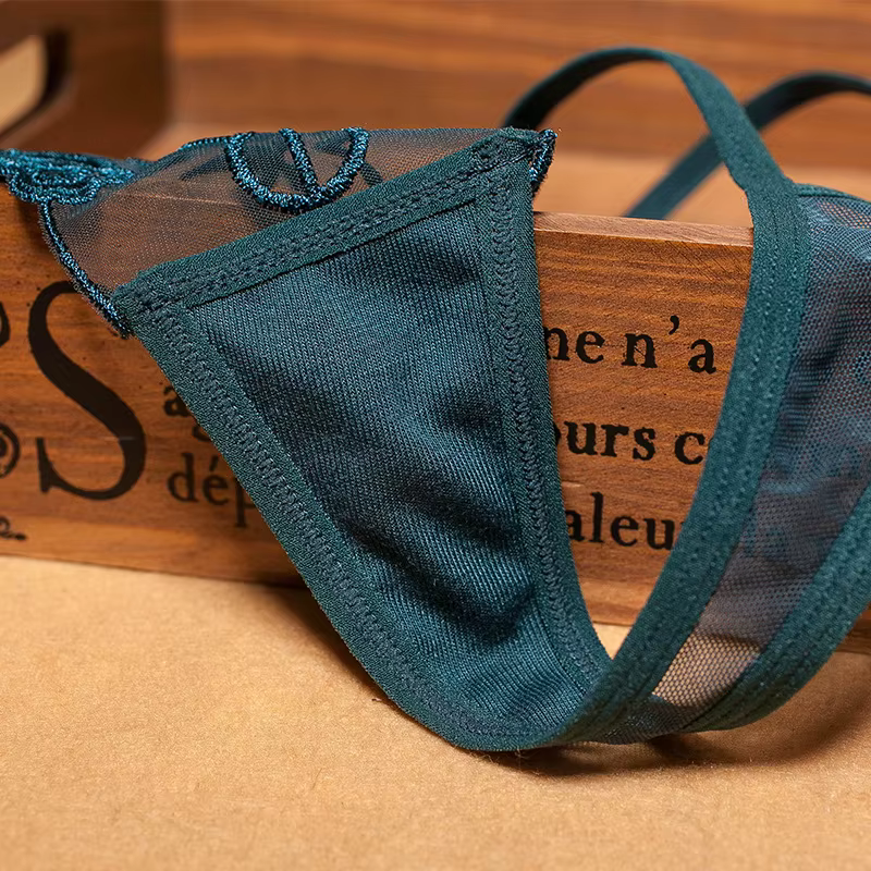 String taille basse pour femme
