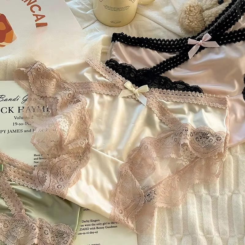 Slip en dentelle à panneaux en Satin