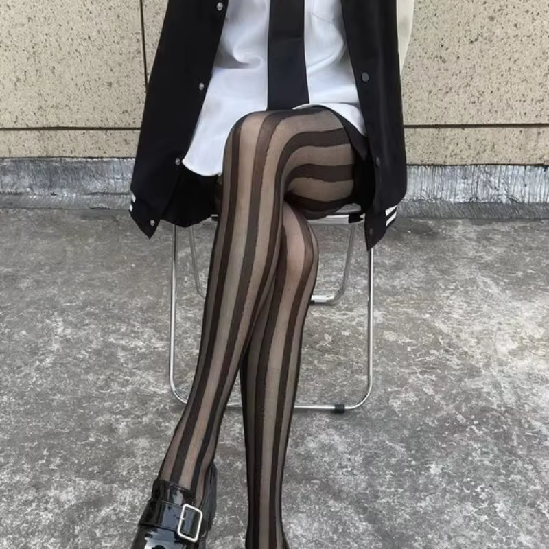 Collants rayés Vintage pour femmes, collants noirs à larges rayures verticales, rétro classiques, bonneterie en Nylon, bas hauts de cuisse