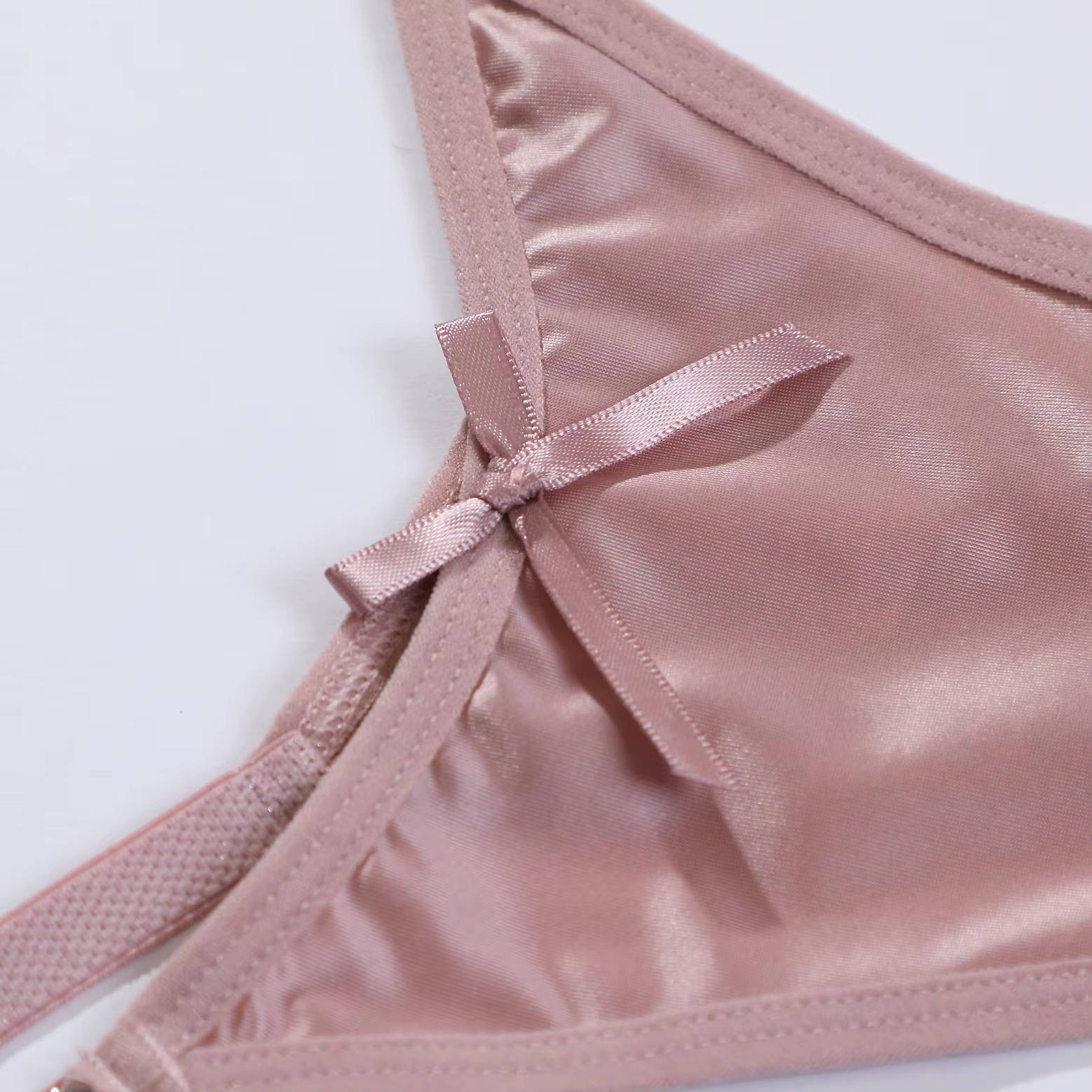 Slip string pour femmes