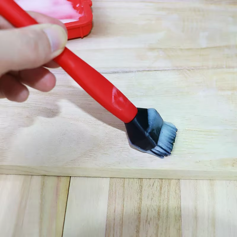 Ensemble de colle en silicone professionnelle avec pinceaux applicateurs pour le travail du bois.