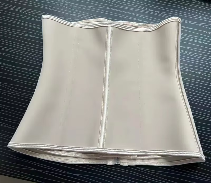Ceinture de compression double effet pour le contrôle du ventre