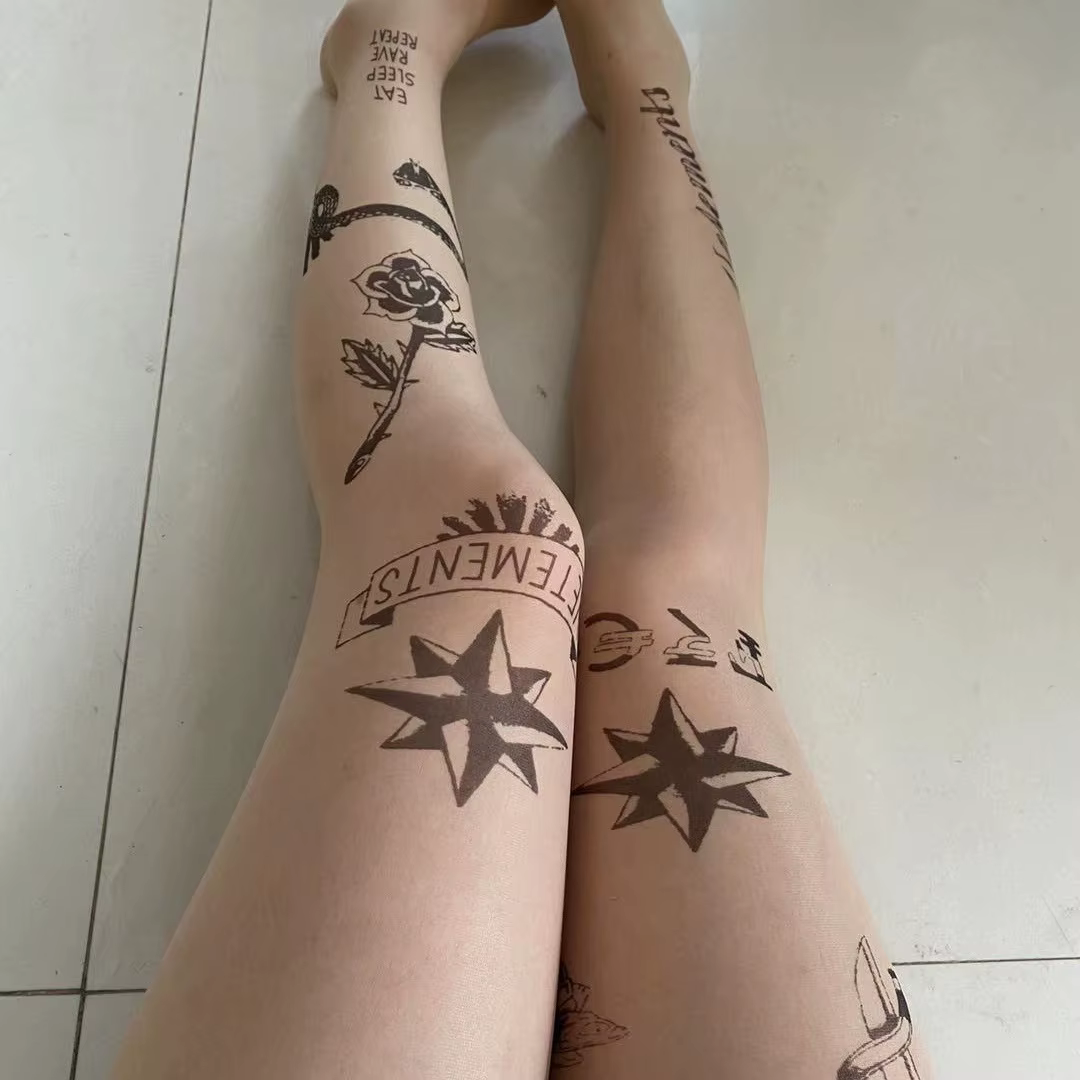 Bas de tatouage à la mode
