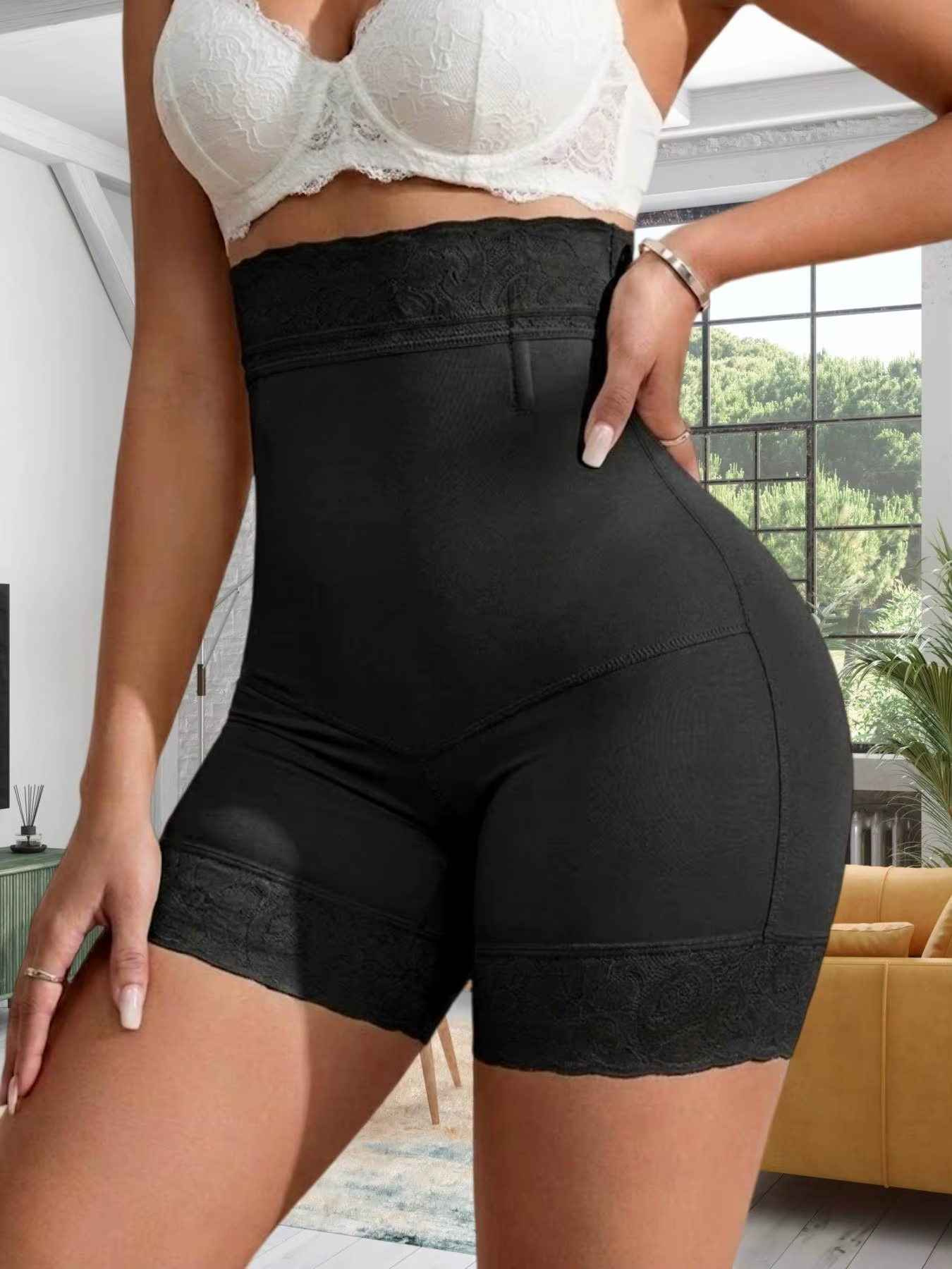Shorty gainant taille haute pour femme