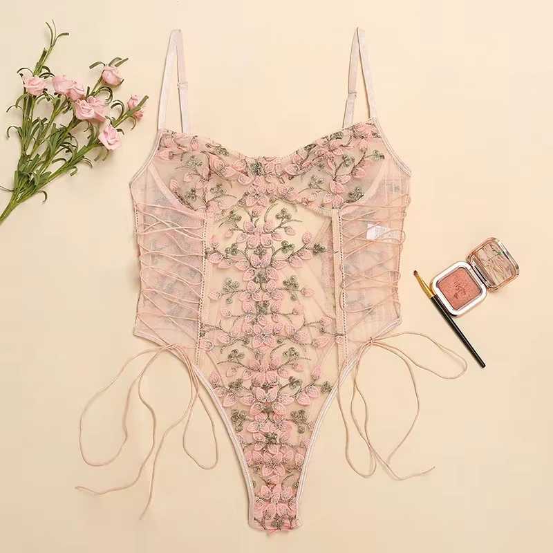 Combinaison transparente moulante pour femme