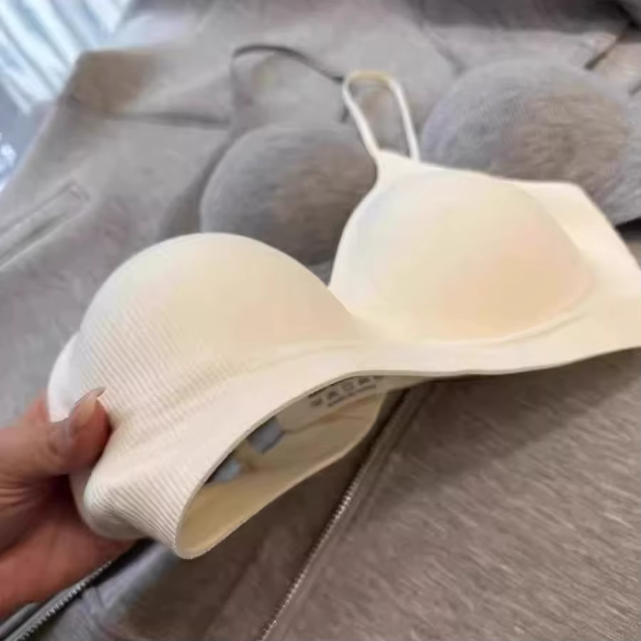Soutiens-gorge pour femmes à petite poitrine