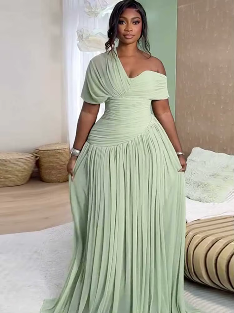 Robe plissée pour femmes rondes